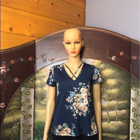 Timing Woman’s Blouse Sz S Floral Print - Picture 1 of 5
